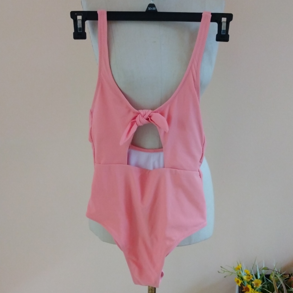 Cupshe One Piece Swimsuit.